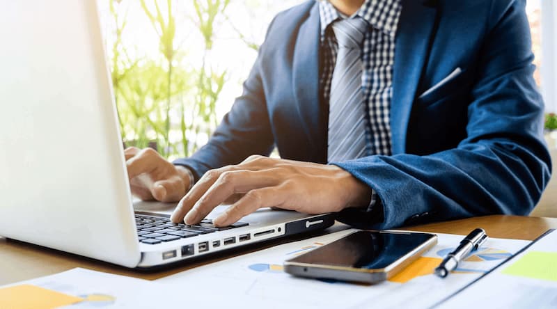 نقش نرم افزارهای حسابداری برای یک حسابدار نقش نرم افزارهای حسابداری برای یک حسابدار